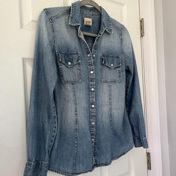 Bass Womens Denim Shirt w/Pearl snaps sz M - Picture 2 of 5